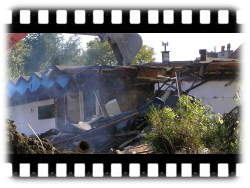 Wyburzanie starego Basenu pod budow nowoczesnego Kpieliska Otwartego - Andrychw, Wrzesie 2007